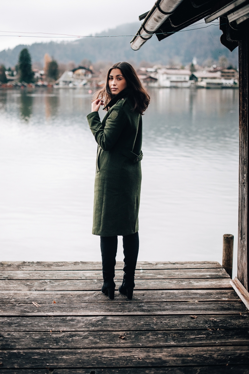blauer usa - tegernsee - idyllicmoments - woolcoat - militarychic - laceupoverknees - ootd - thecliquesuite - tannengrün - longcoat - lederrock - ted & muffy - seeblick